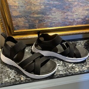 White Mountain black stretchy Strappy Sandals